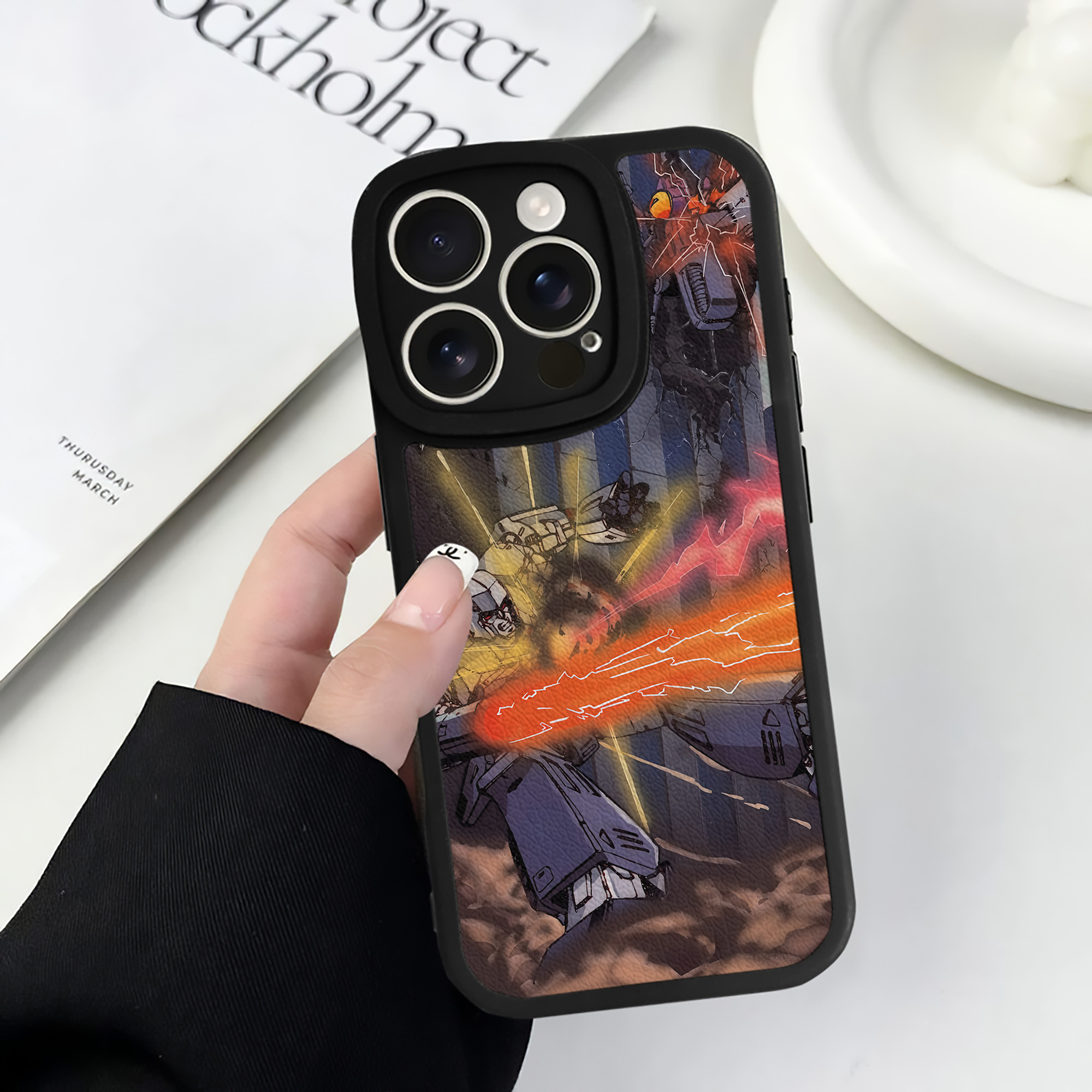 （画像用） Transformers トランスフォーマー 【iPhone 16シリーズ対応】シリコンスマホケース（レザー調） 材質：シリコン